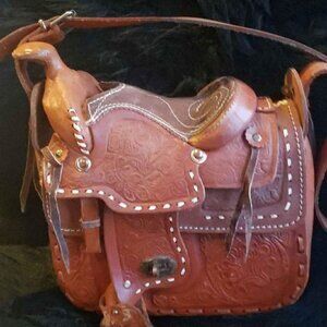 Vintage 60's | Honey Brown Tooled Leather Horse Western Saddle Bag/Leather Purse